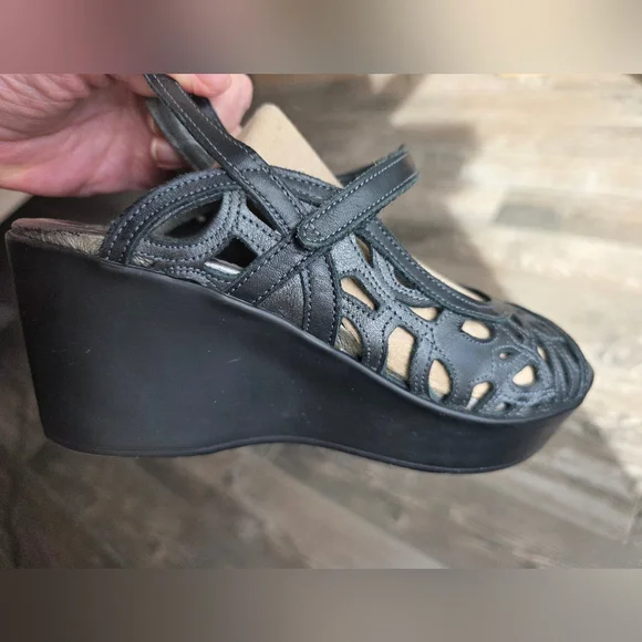 Women's Blue Leather Naot Deluxe Travel Beach Summer Wedge Sandals 5.5US 37 - Picture 6 of 12